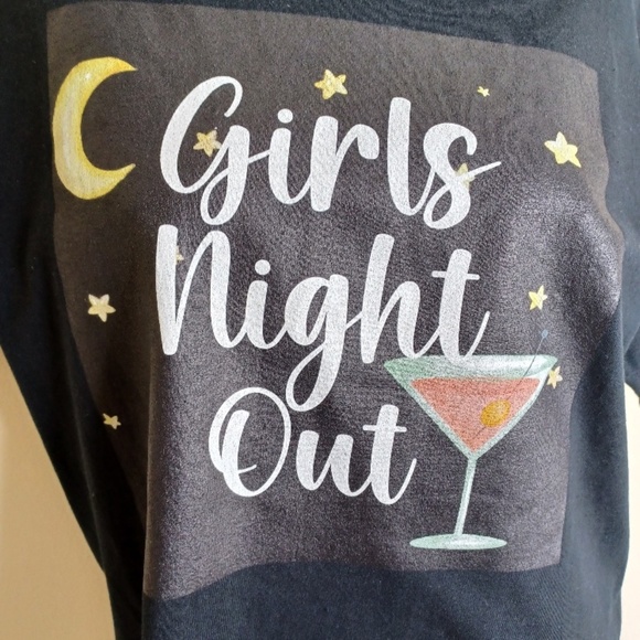 GIRLS NIGHT OUT. A fun tee to wear on the prowl - Picture 8 of 12